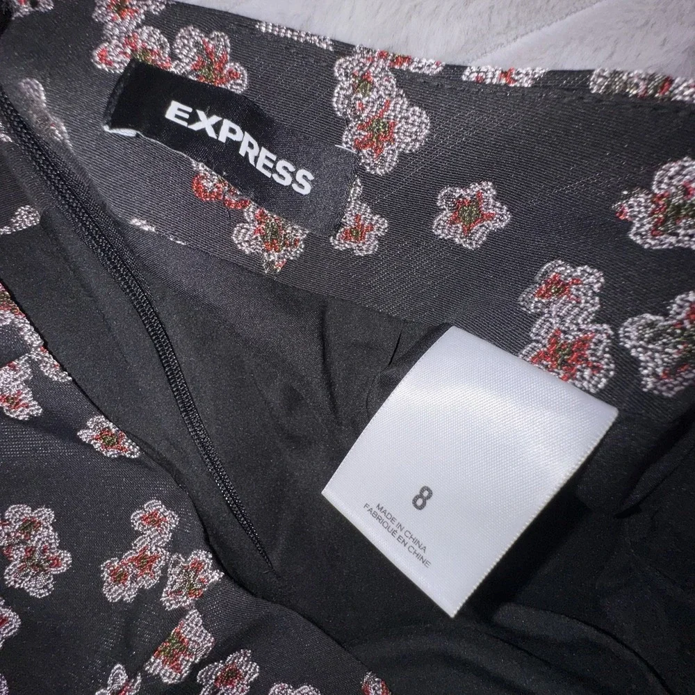 Express Size 8 Mini Ruffle Lined All Over Embroidered Cherry Blossom‎ Skirt